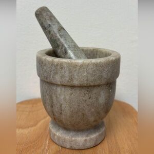 Magnolia Marble Mortar and Pestle